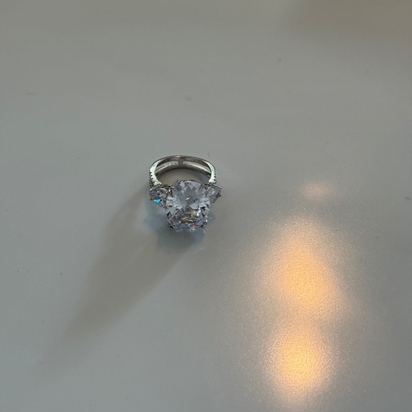 Ring - Picture 4 of 4